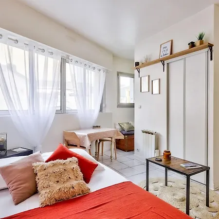Studio With Bathtub - Near Chantenay נאנט